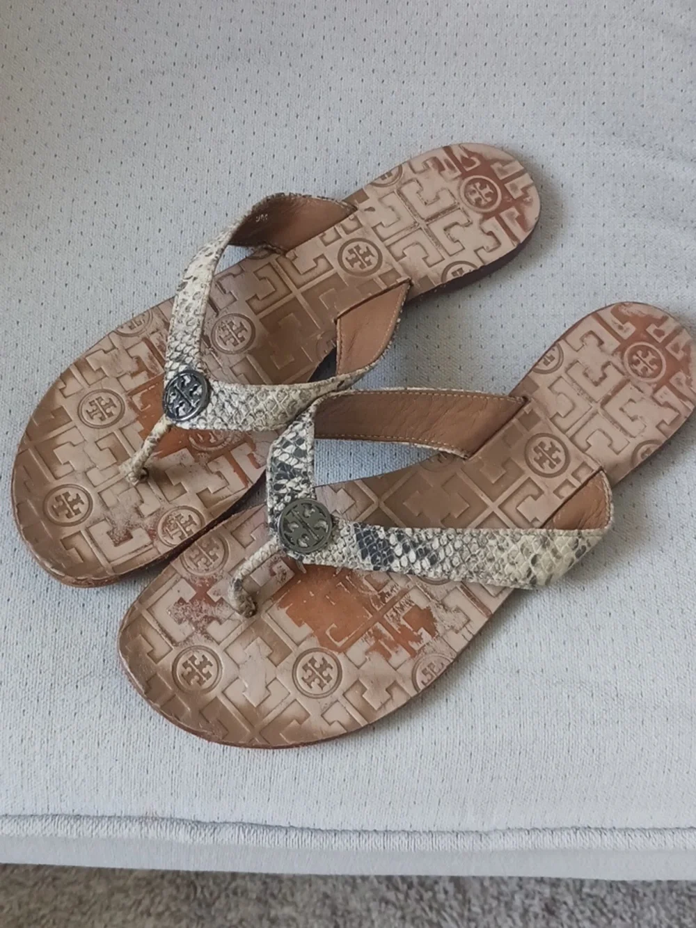 TORY BURCH TT Flat Thong Sandals